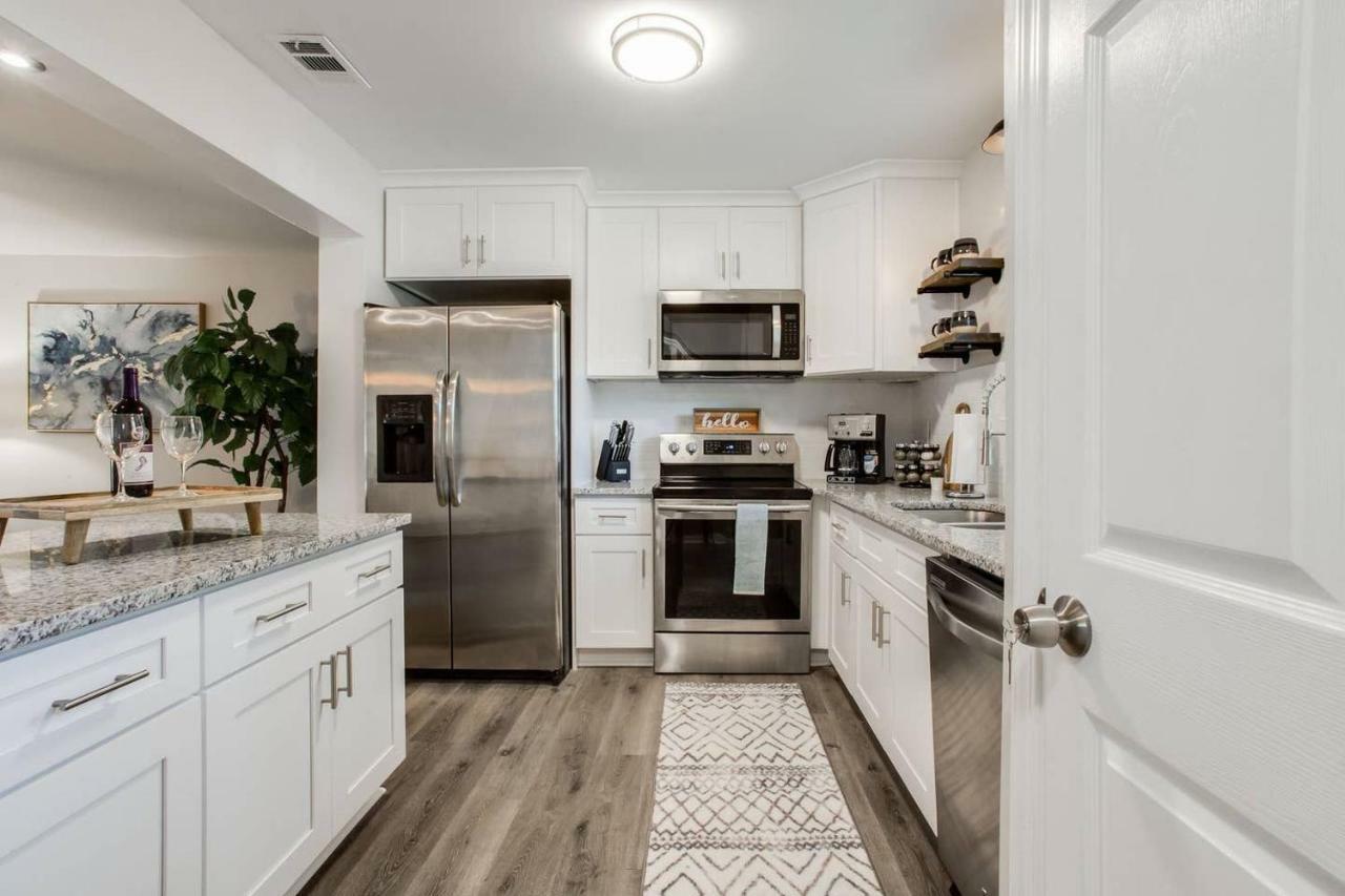 Modern + Cozy Townhome - Minutes To Avalon W/King RoswellRoswell  Kültér fotó