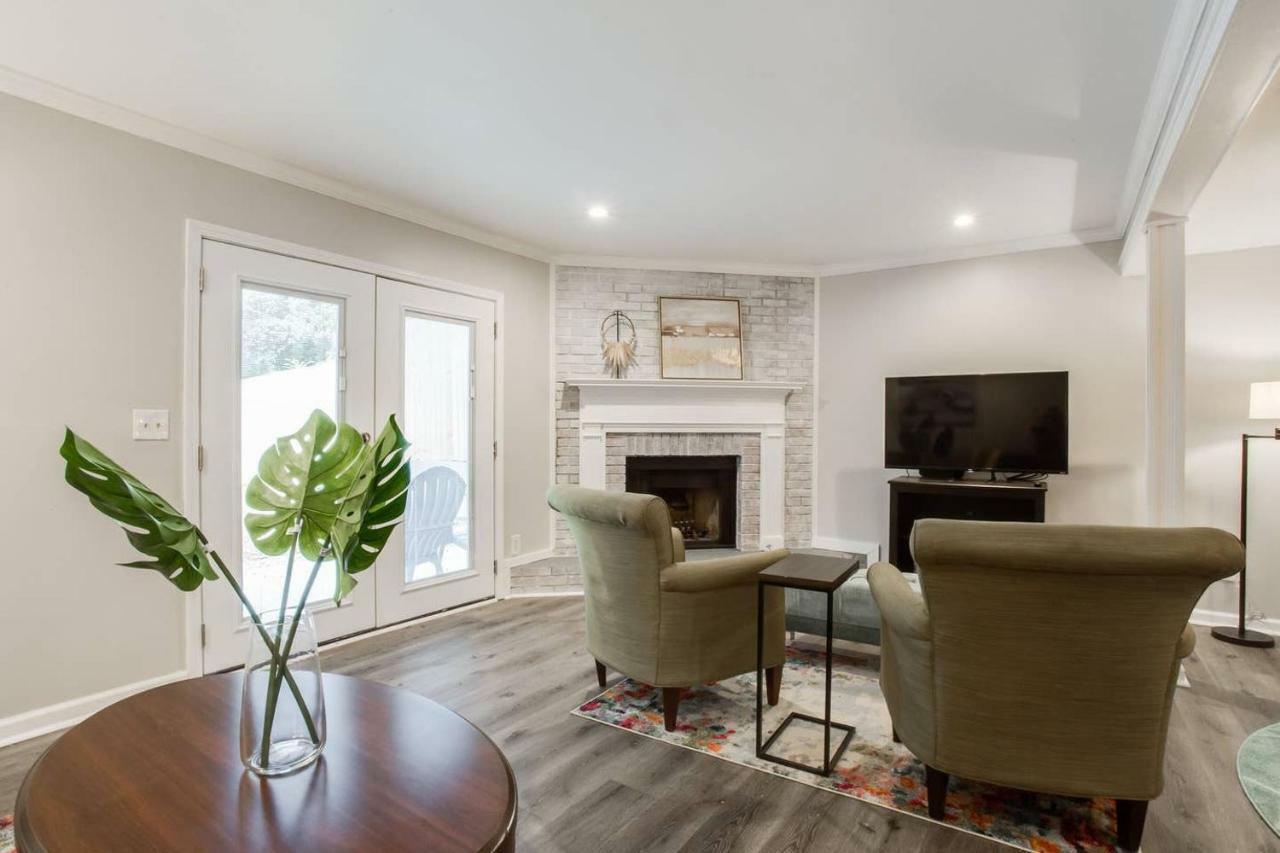 Modern + Cozy Townhome - Minutes To Avalon W/King RoswellRoswell  Kültér fotó