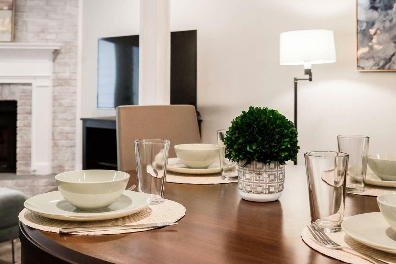 Modern + Cozy Townhome - Minutes To Avalon W/King RoswellRoswell  Kültér fotó