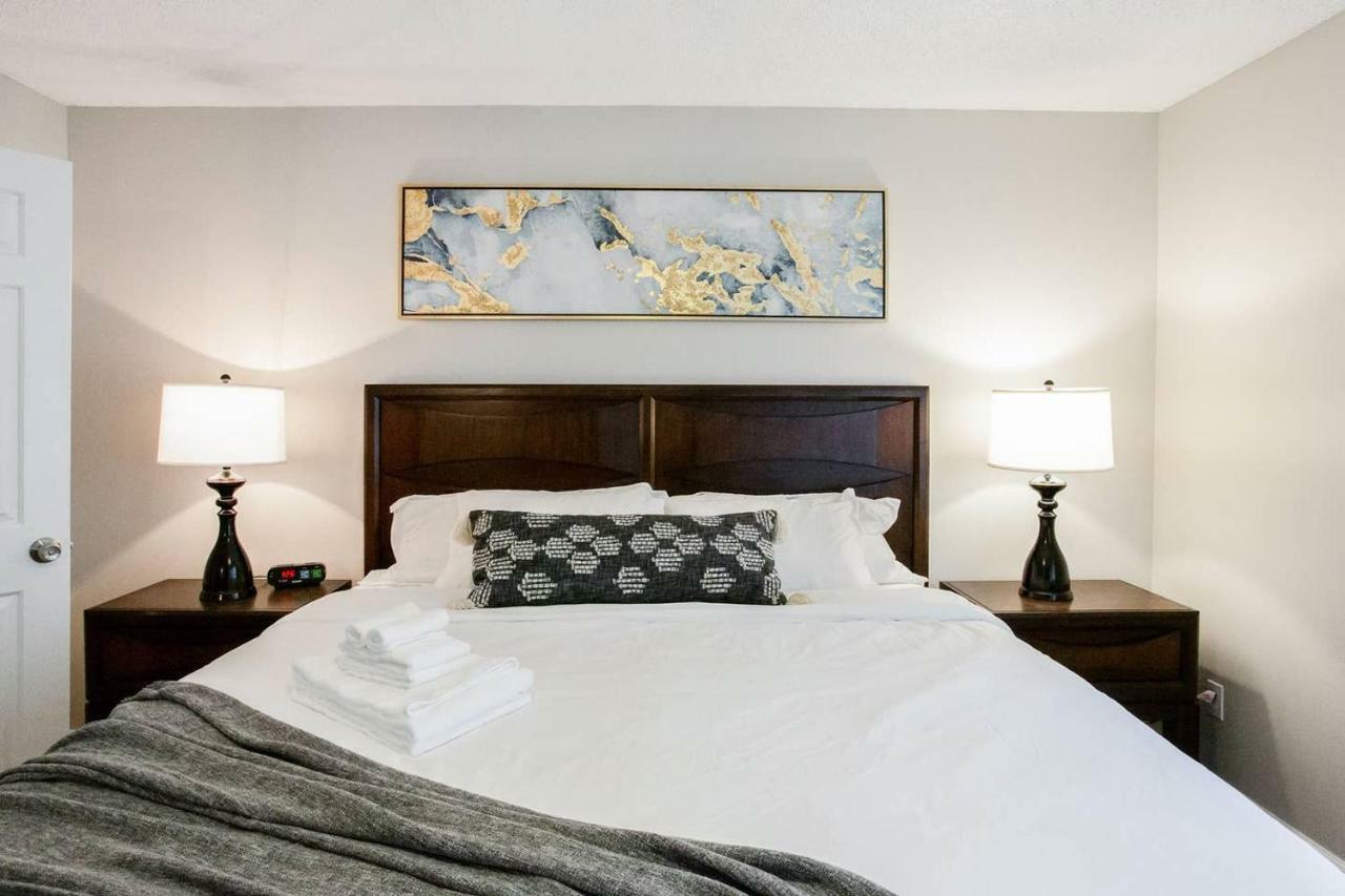 Modern + Cozy Townhome - Minutes To Avalon W/King RoswellRoswell  Kültér fotó