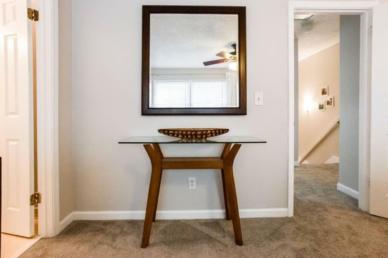 Modern + Cozy Townhome - Minutes To Avalon W/King RoswellRoswell  Kültér fotó