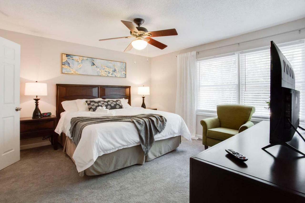 Modern + Cozy Townhome - Minutes To Avalon W/King RoswellRoswell  Kültér fotó