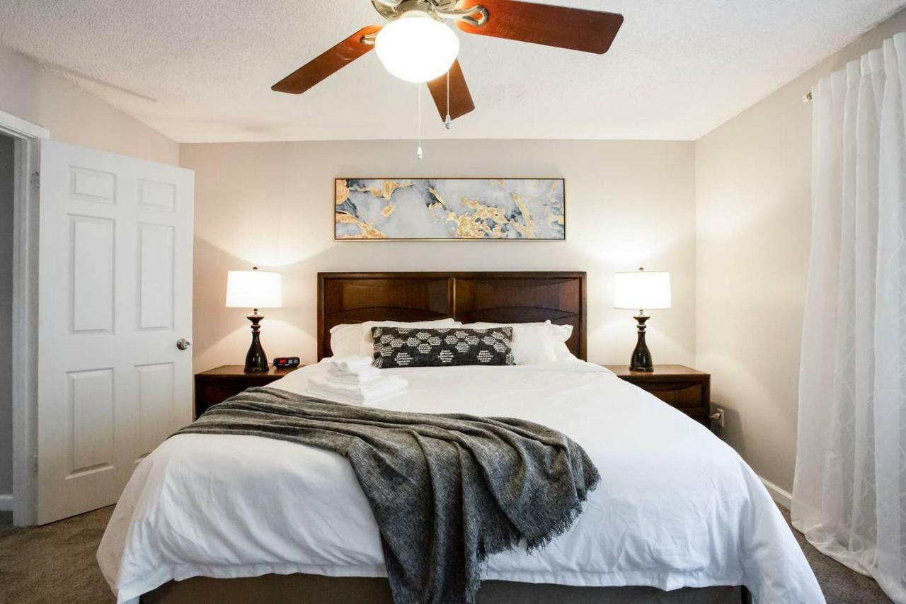 Modern + Cozy Townhome - Minutes To Avalon W/King RoswellRoswell  Kültér fotó